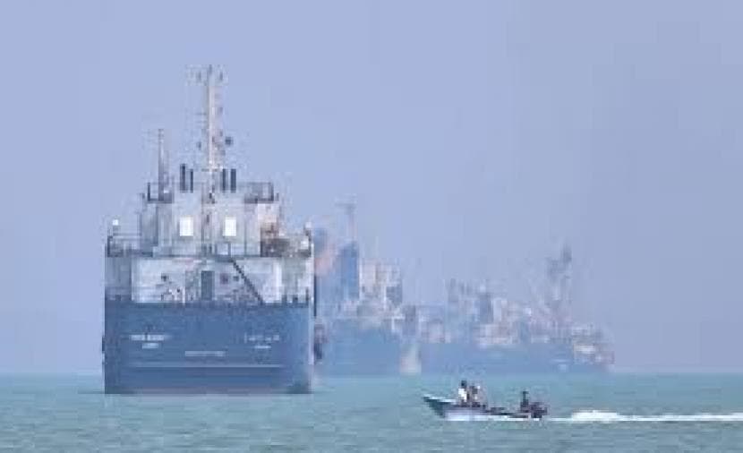 Navigation in Bab al-Mandeb continues while Halted in Hormuz