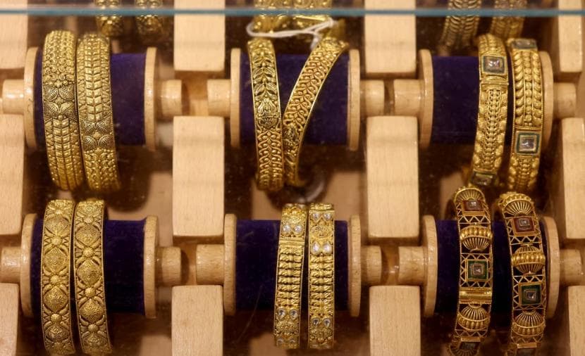 Gold climbs on Fed inflation cues