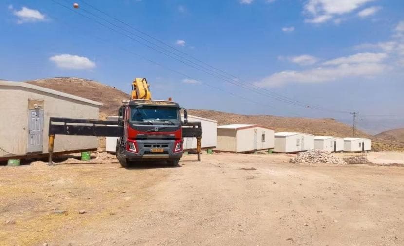 Mobile housing near Tayasir checkpoint