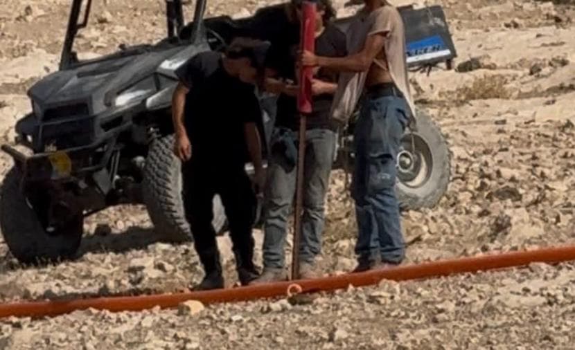 مستوطنون يقطعون المياه عن تجمعين شرقي القدس