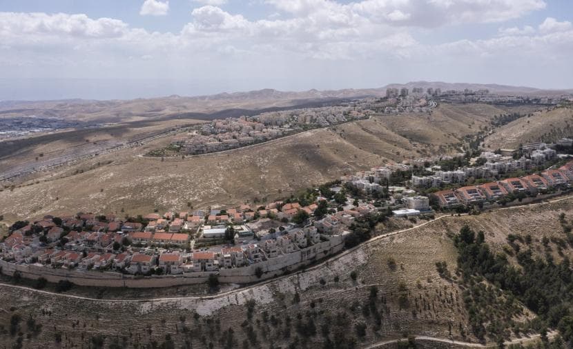 Occupation claims 200 dunams in Jenin and builds new military roads