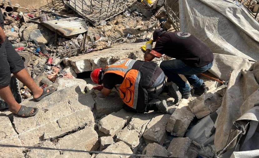 سقوط جدار يوقع إصابات في مخيمات غزة