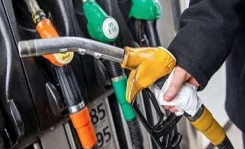 البنزين يتجاوز 4 دولارات في أمريكا بسبب الحرب