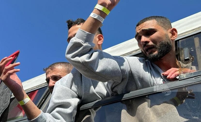 Negev prisoners arrive in poor health at Khan Yunis