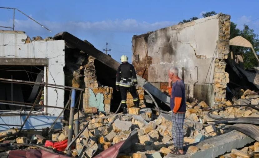 Ten Killed in Russian Attacks on Ukraine