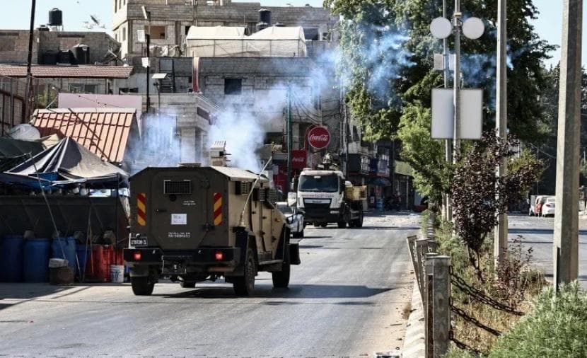 Occupation forces raid Ramallah villages