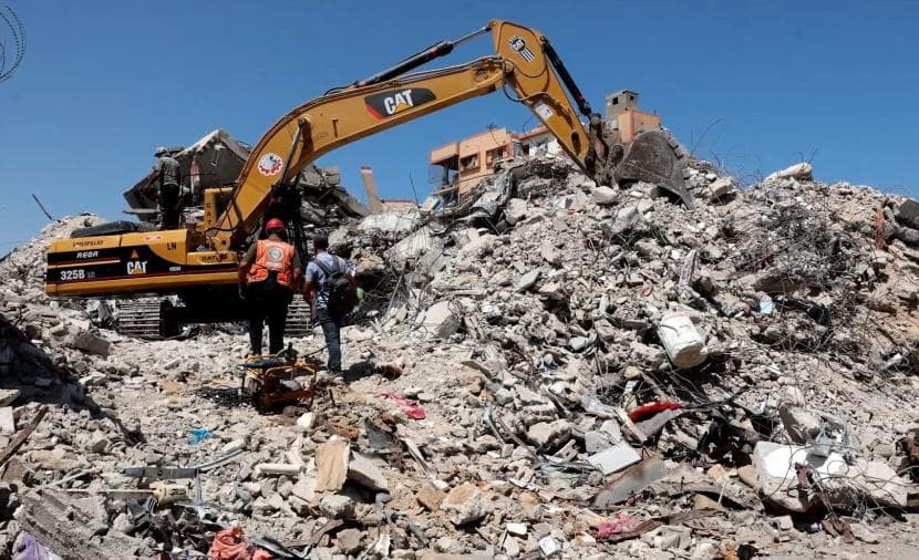 الدفاع المدني بغزة يطلب دعمًا دوليًا لفرق الإنقاذ