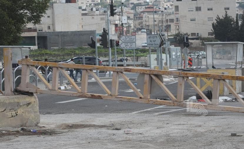 الاحتلال يغلق باب المنشية بجنوب بيت لحم
