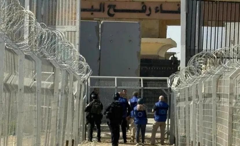 Human Rights Center Condemns Israeli Restrictions on Palestinians Returning to Gaza as Arbitrary Policies