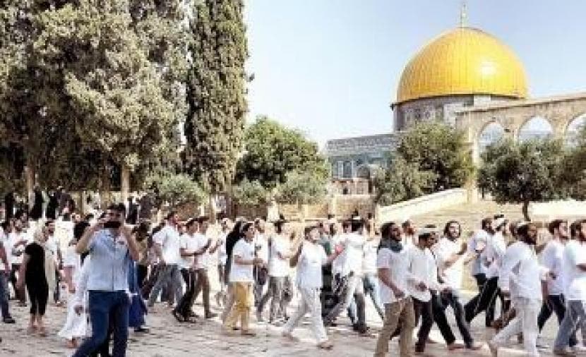 Al-Aqsa faces major assault on temple anniversary