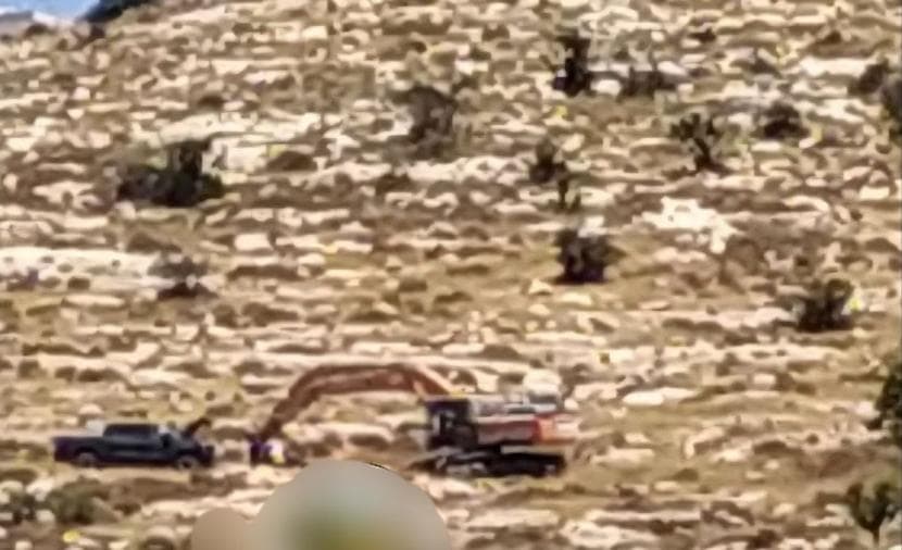 Bulldozing lands in Deir Ra’zah