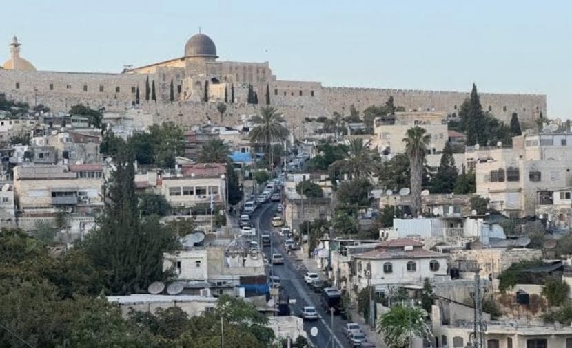 محافظة القدس: محكمة الاحتلال تقضي برفع اليد مؤقتًا عن الأرض الكنسية في سلوان