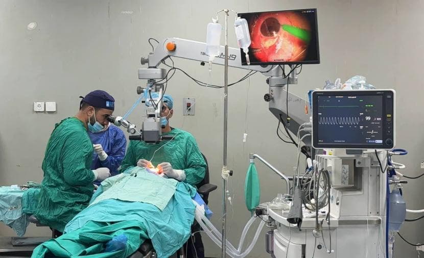 مستشفى العيون بغزة يواجه نقص الأجهزة