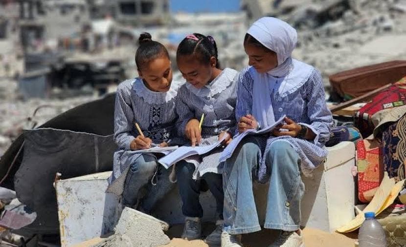 بيانات تظهر حجم الكارثة وجهود إعادة التعليم في غزة