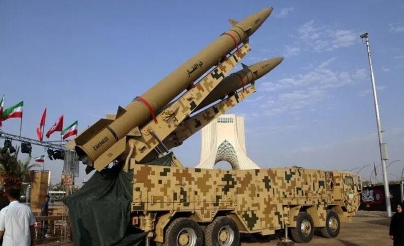 إيران تهدد باستخدام أسلحة أقوى في حال الحرب