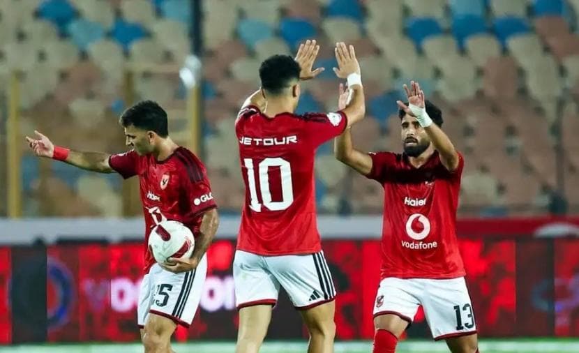 الأهلي يعادل تأخره ويفوز