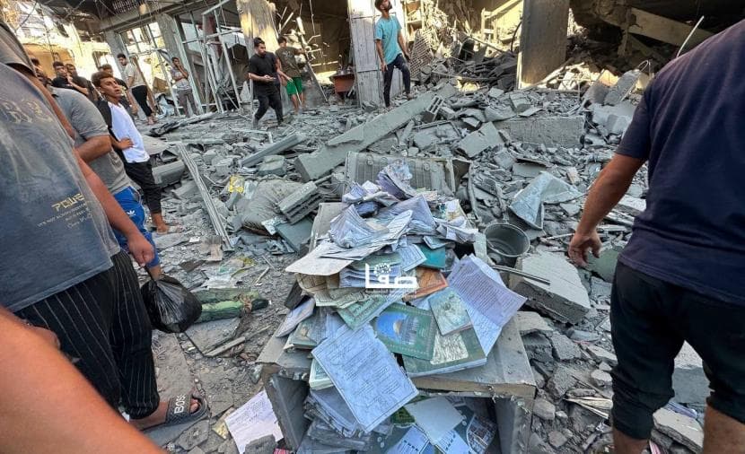 الإعلام الحكومي يطالب بالضغط على الاحتلال لوقف انتهاكاته في غزة