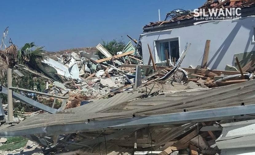احتلال يهدم منازل ويجرف أشجار بيت حنينا