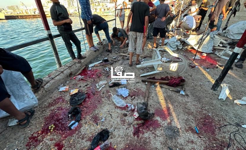 مجزرة غزة تهدد جهود التهدئة