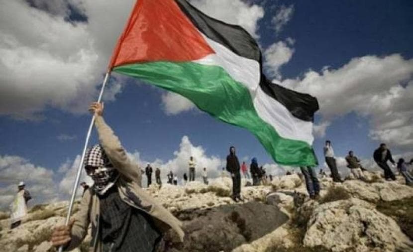 نحو 1.2 مليون فلسطيني من الشباب