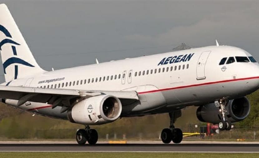 Israeli passengers escort Palestinians off Greek flight