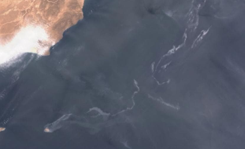 Iran experiences two offshore oil spills