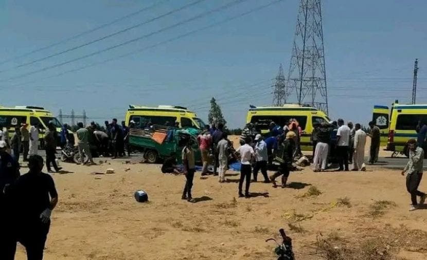 مصر: وفاة 18 بينهم أطفال في حادث مروري بالإسماعيلية