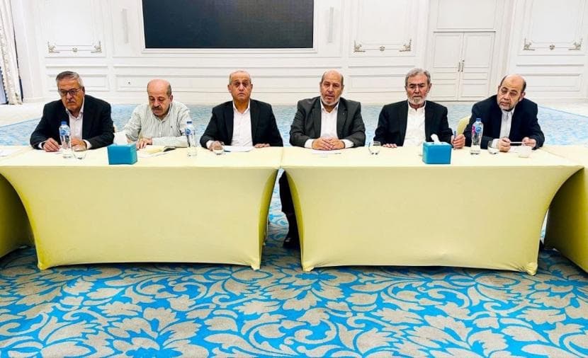 الحية يطلع الفصائل على تطورات وقف النار