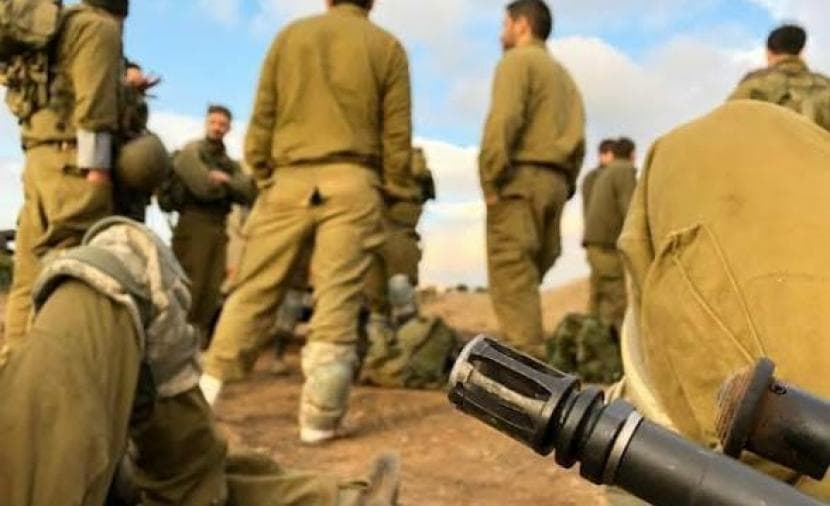 جنود إسرائيليون يربطون حماس بكل جريمة