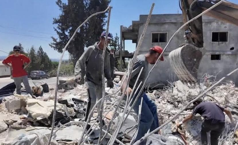 Displaced in southern Lebanon seek return despite Israeli strikes