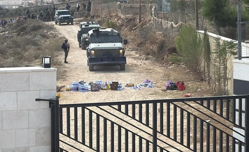 الاحتلال يمنع متضامنين من الوصول لمنزل قصرة