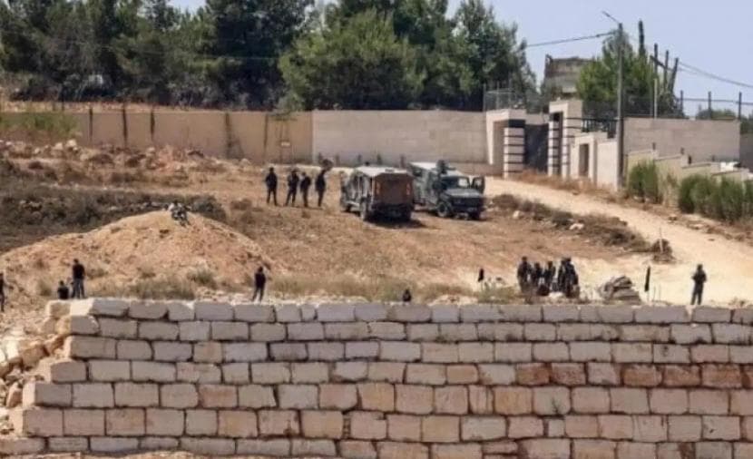المستوطنون يواصلون حصار منازل بقصرة لليوم السادس عشر