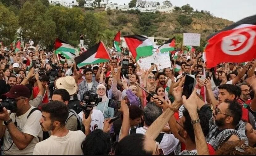 تظاهرة في تونس لدعم غزة وتكريم الصحفيين