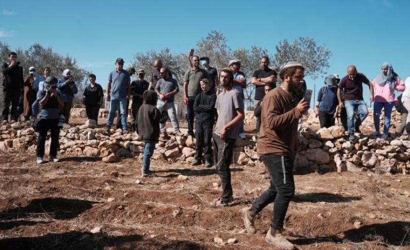 Settlers attack residents near Nablus