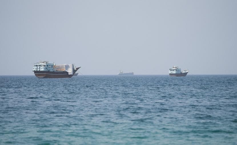 إيران توقف ناقلة نفط إماراتية في هرمز