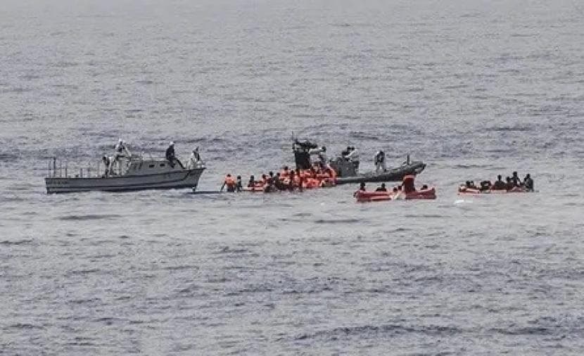Thirteen Tunisians Missing After Boat Sinks