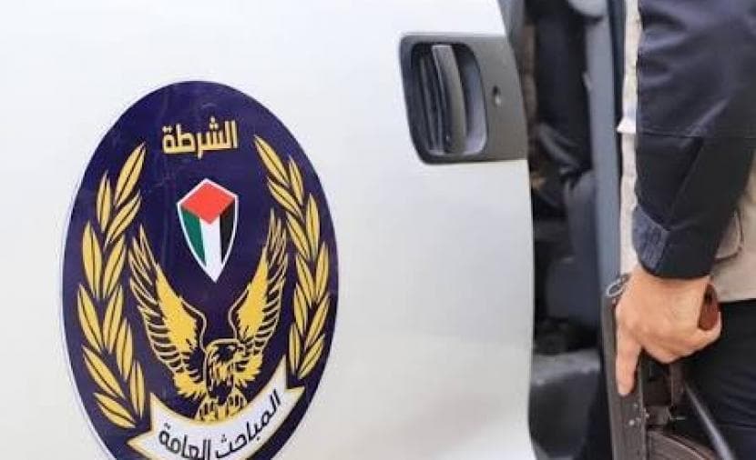 شرطة دير البلح تضبط سلاحاً نارياً مخالفاً