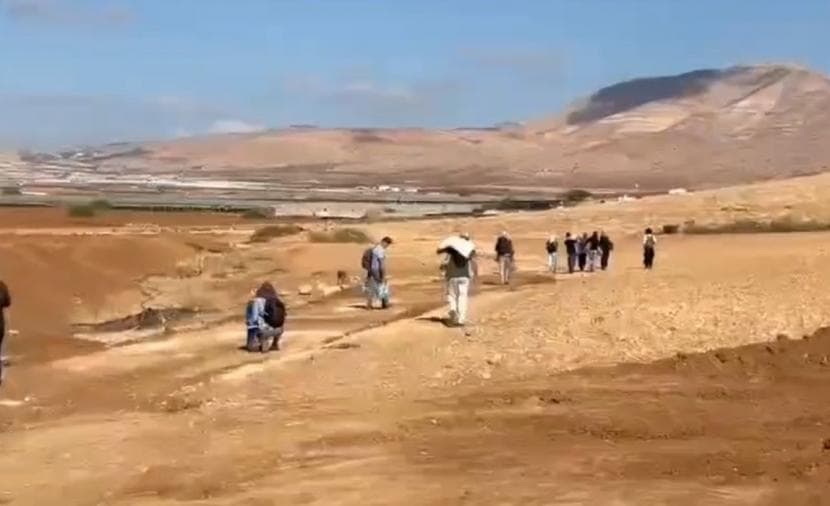 جهود دولية لكسر حصار خربة الخط الأحمر