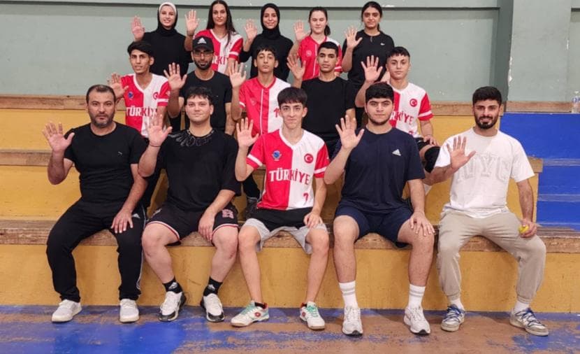 اتحاد البيسبول يدعى لمعسكر دولي