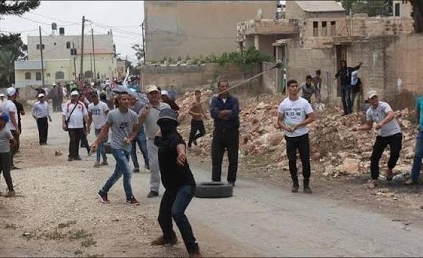 مستوطنون يقتحمون منازل شرق سلفيت