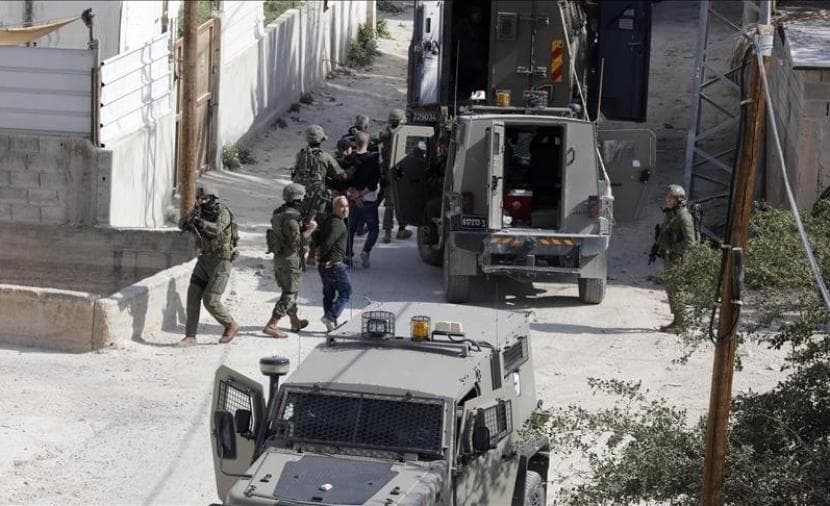 Occupation detains youth at Al-Zaim checkpoint