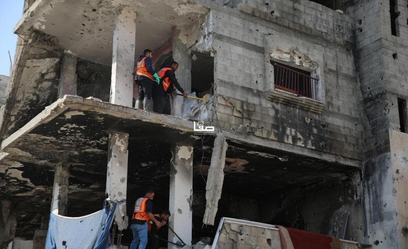 Gaza families shift from tents to collapsing roofs