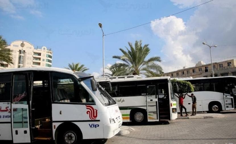 نقابة الباصات توقف خدمة نقل الأطباء بغزة