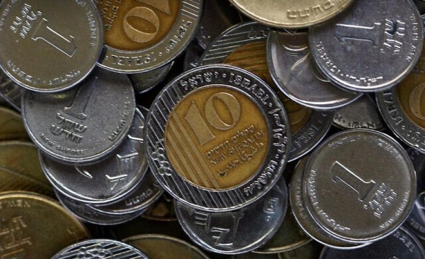 خبير اقتصادي يفسر ضغط الشيكل بعد خفض الفائدة