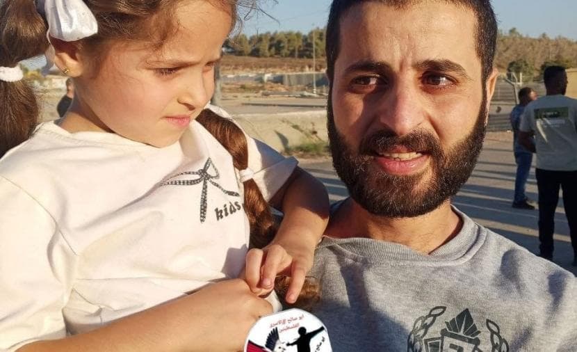 Occupation frees Nablus prisoner Murad Hamaail