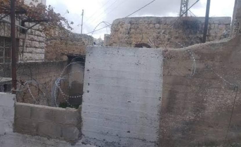 الاحتلال يفرض حظر في حارة جابر ويمنع وصول الطلبة