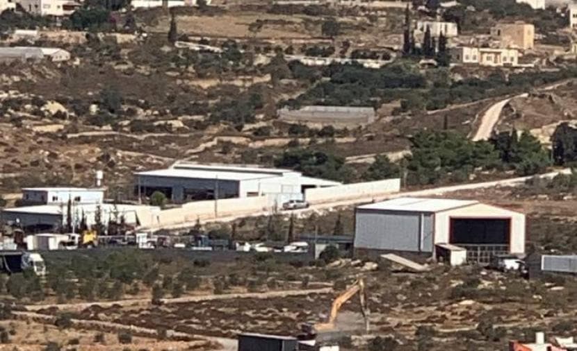 Occupation destroys repair shop south of Hebron
