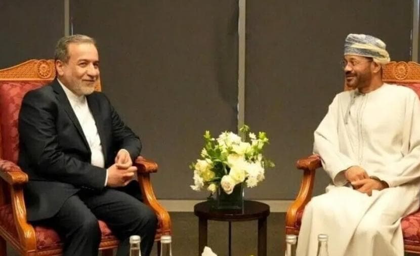 عمان وإيران تناقشان أمن الملاحة في مضيق هرمز