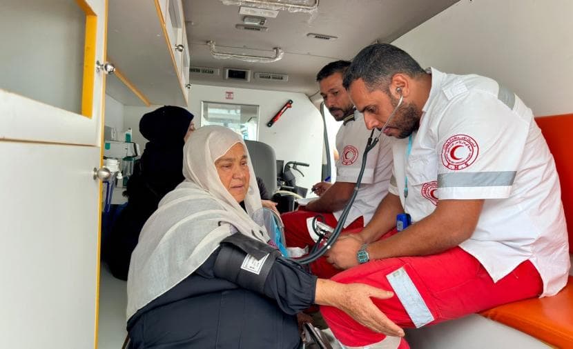 32 مريضًا يعبرون رفح ويعودون