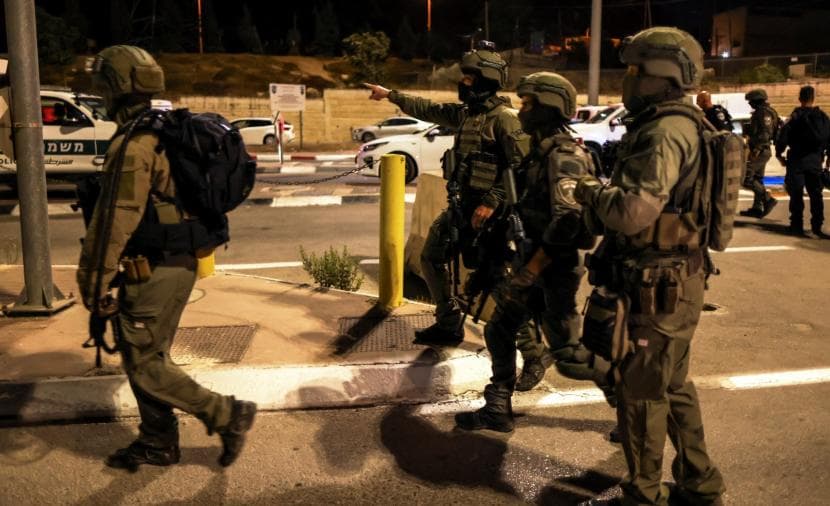 اعتقال 4 وعمليات مداهمة في القدس